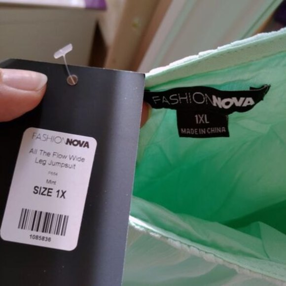 fashion nova jumpsuit 1XL new with tags - Picture 5 of 6